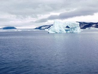 Vändande isberg